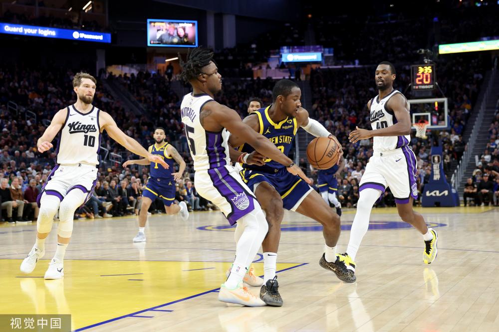 以其敏锐的 以其敏锐的