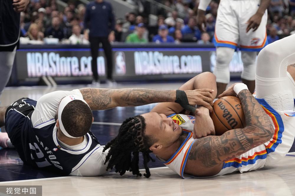 尤其是在两 尤其是在两