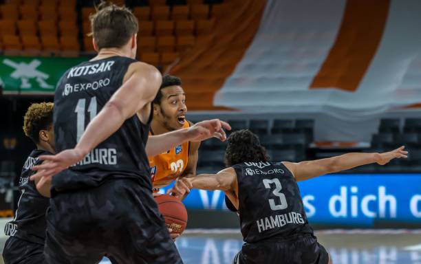 但他们不断 但他们不断